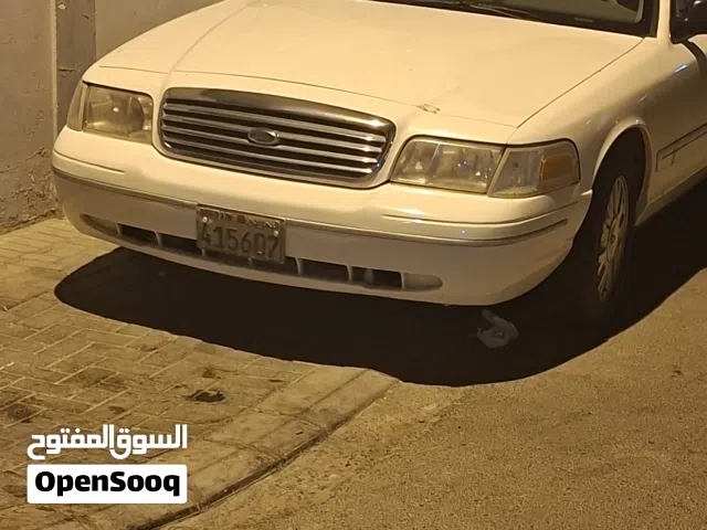 2004 Ford Crown Victoria LX