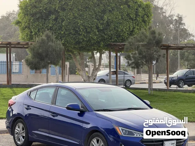 2020 هيونداي النترا Standard