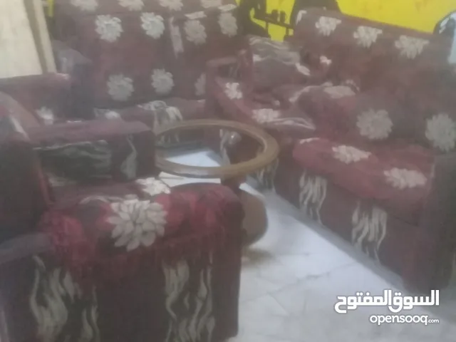 للبيع مستعمل انتريه وكمان دولاب دريسنج