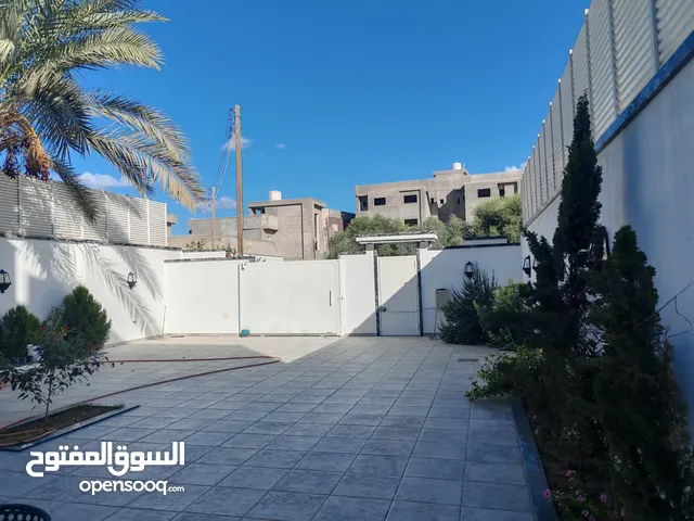 فيلا  530 متر دورين مفصولات داخل المخطط خلف مصرف الجمهورية السبعه