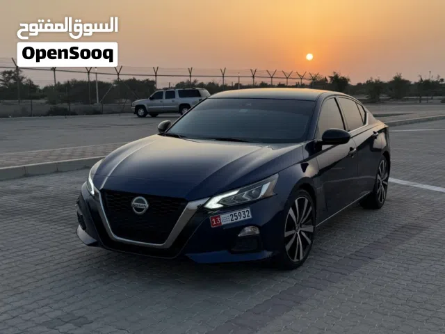 Nissan Altima 2020 SR 1/2