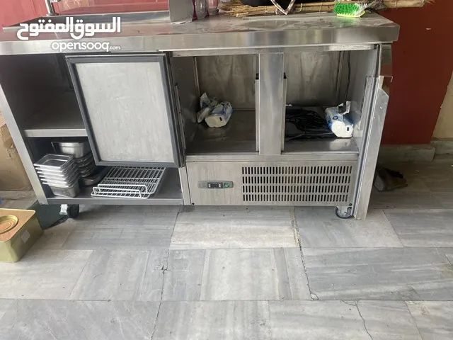 ثلاجة تحضير سدويشات وسلطات وفلافل ثلاجة تفصيل من شركة تيتانيوم العمق متر والعرض مترين