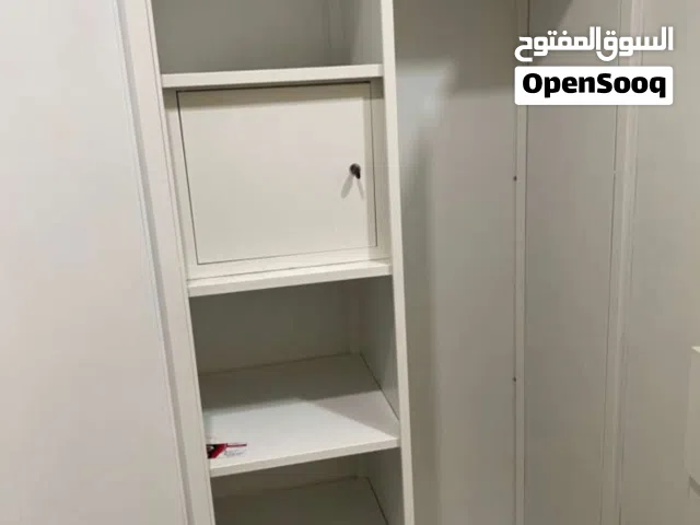 دولاب حديد شبه جديد نظيف جدا