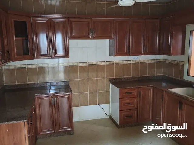 157m2 5 Bedrooms Townhouse for Sale in Muharraq Arad