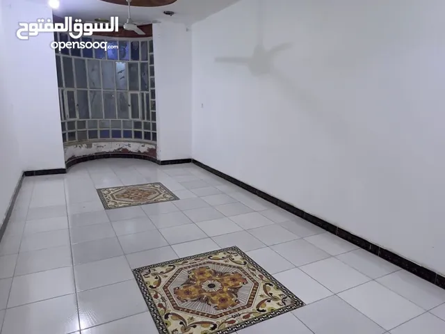 200 m2 5 Bedrooms Townhouse for Rent in Basra Yaseen Khrebit