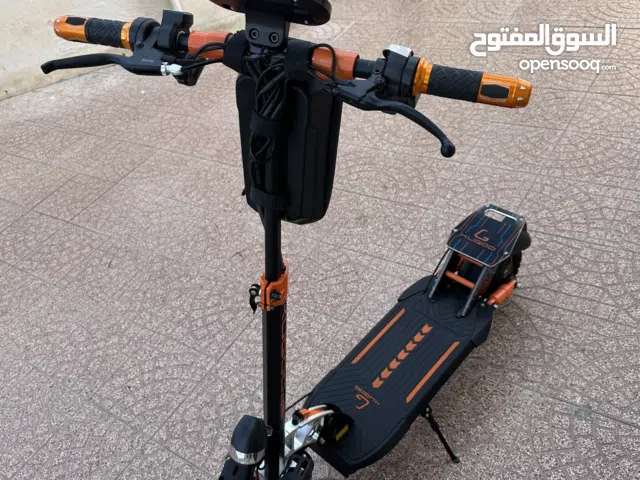 للبيع سكوتر اصلي ماركة kugoo