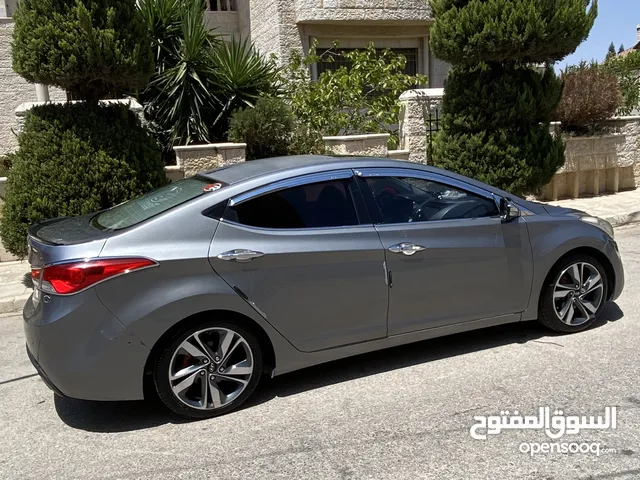 سيارة هيونداي افانتي avante GDI فل كامل مع فتحة فحص كامل موديل 2012 بحال الوكاله بسعر مناسب