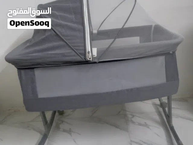 سرير اطفال (جرباية) خفيف الوزن  ملاطه حليب كهربائية