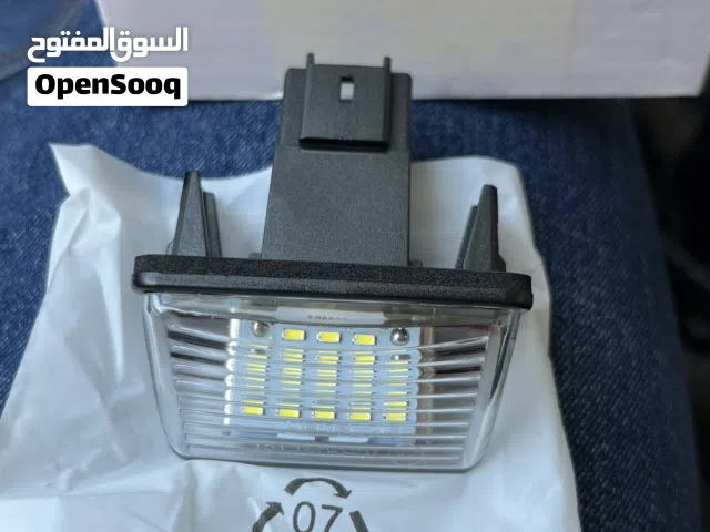 اضاءة LED للوحة الخلفية للسيارة و الغمازات الجانبية و الرجوع للخلف