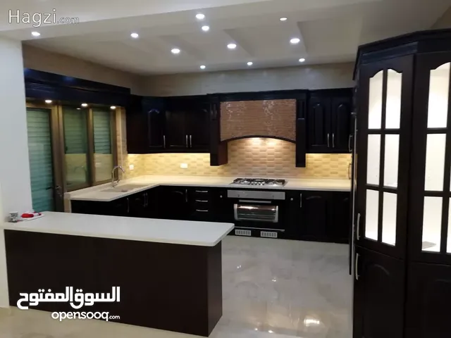 200 m2 4 Bedrooms Apartments for Sale in Amman Al Kursi