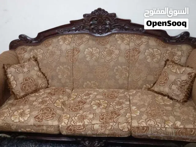 طقم كنب خشب زان بحاله جيده جدا للبيع