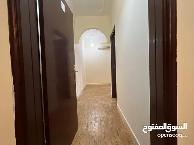 للإيجار في المطار