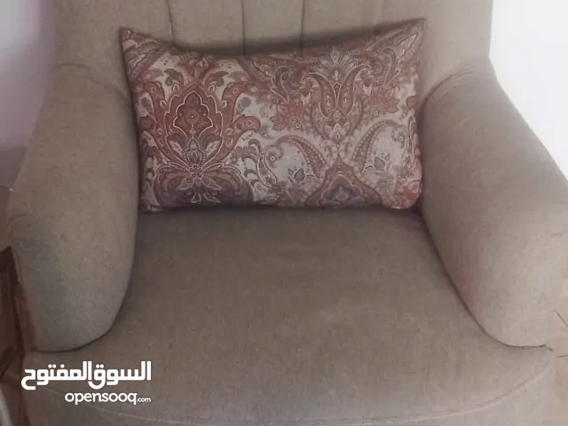 طقم كنب امريكي للبيع استعمال بسيط نظيف جدا ع الواقع احلا من الصور