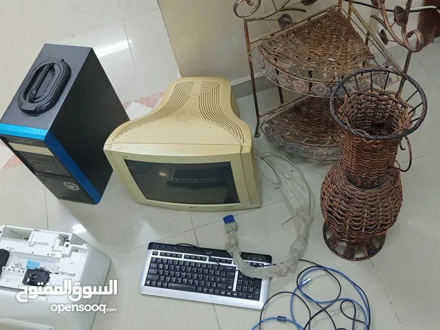 للبيع كمبيوتر مع كيس مع كيبورد مع طابعه مزهريه مع منصب رفوف مستعمل