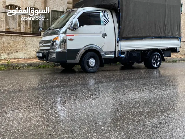 بكم لنقل خدمه نقل عفش جميع البضائع بكب نقل ويوجد عمال تحميل وتنزيل