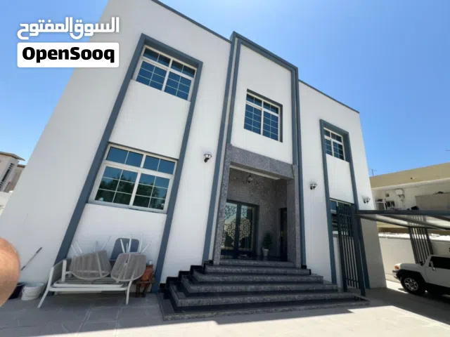 فيلا للبيع عمرها 4 شهور فقط تشطيب سوبر لوكس مساحه كبيره مع جراج 3 سيارات