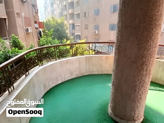 170 m2 4 Bedrooms Apartments for Sale in Giza Faisal