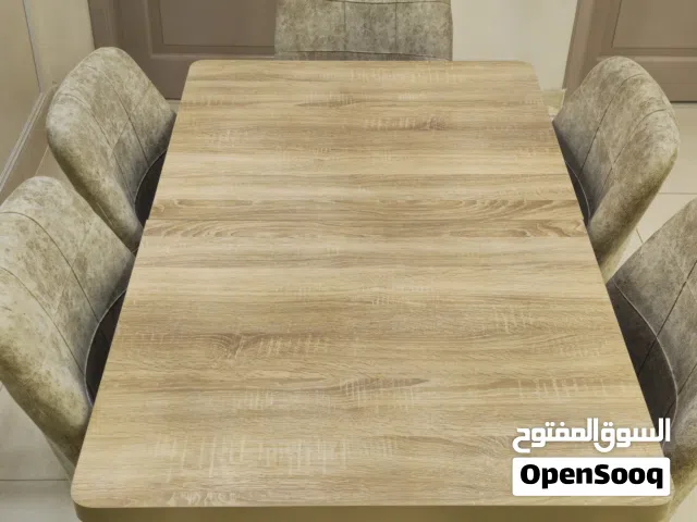 طاولة طعام تركيه بحجمين مختلفين في وقت واحد ب لون مميز وهادئ