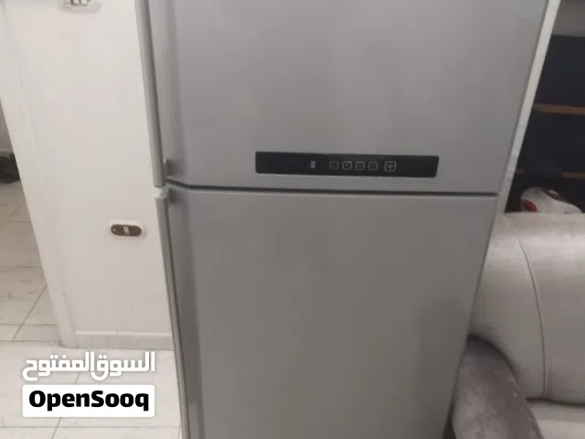 ثلاجه شارب بحاله ممتازه