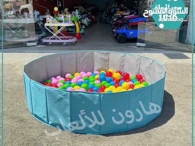 مستلزمات حضانات طاولات و مراجيح و سحاسيل و حواجز و كرة قدم و كراسي طعام من المستورد مباشره