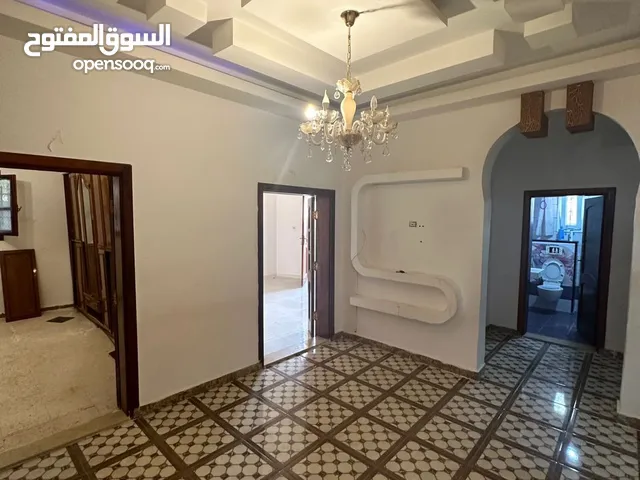 170 m2 4 Bedrooms Apartments for Rent in Tripoli Souq Al-Juma'a