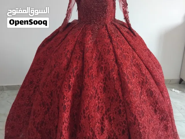 فستان للبيع