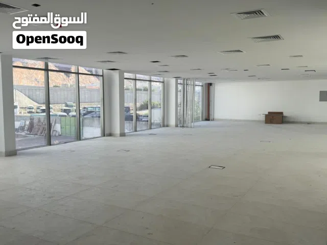 محل تجاري للايجار في سيتي سكوير/Shop For Rent In City Square *DRIVE TRU
