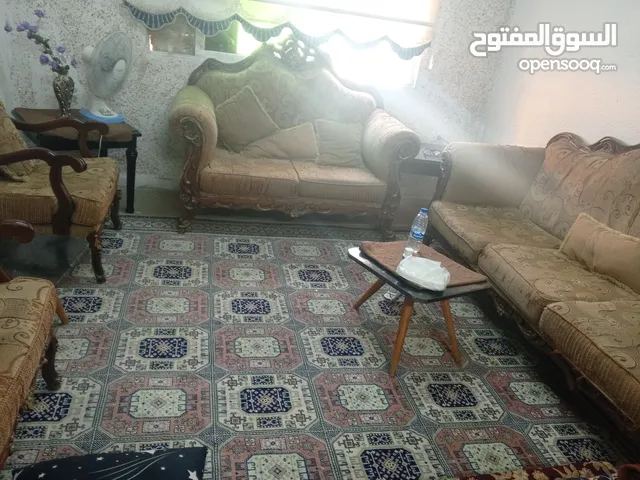 طقم كنب مستعمل للبيع بسعر مغري
