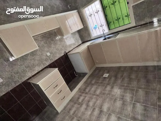 للايجار شقة في البحير موقع مميز