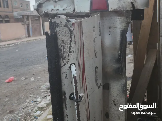 حوض ميتسوبيشي بيك آب مع الصدام الحمايه الخلفي والدعسه