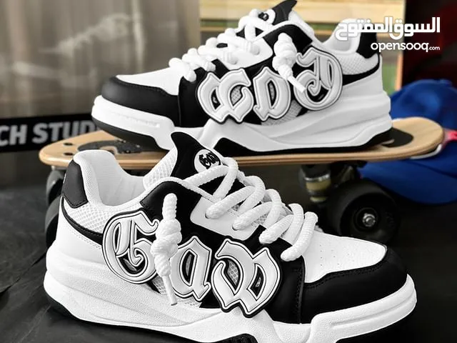 44 Sport Shoes in Benghazi