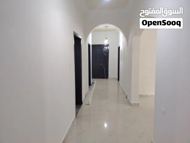 130 m2 4 Bedrooms Apartments for Rent in Tripoli Al-Hadba Al-Khadra