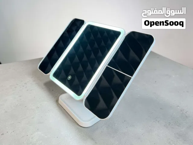 مرآه تجميل مع اضائة