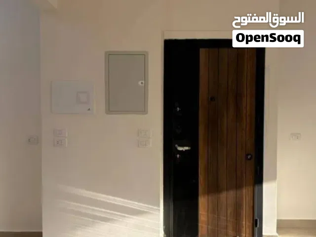 الحق مكانك في اللونش قبل ما السعر يزيد شقه 3غرف بمقدم600الف وتقسيط الباقي علي 12سنه