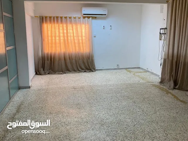 500 m2 5 Bedrooms Villa for Rent in Benghazi Tabalino