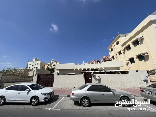 392m2 4 Bedrooms Villa for Rent in Ajman Al Naemiyah