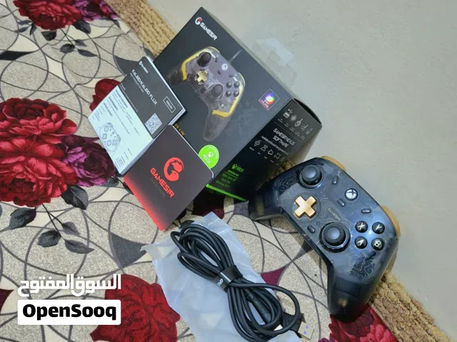 يد تحكم  اكس بوكس سيرس نوع KALEID FLUX الغنية عن تعريف استعمال نظيف هلبا مع الباكو و الغلاف