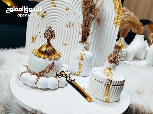 آلعيون اللامعة لتحف والهدايا