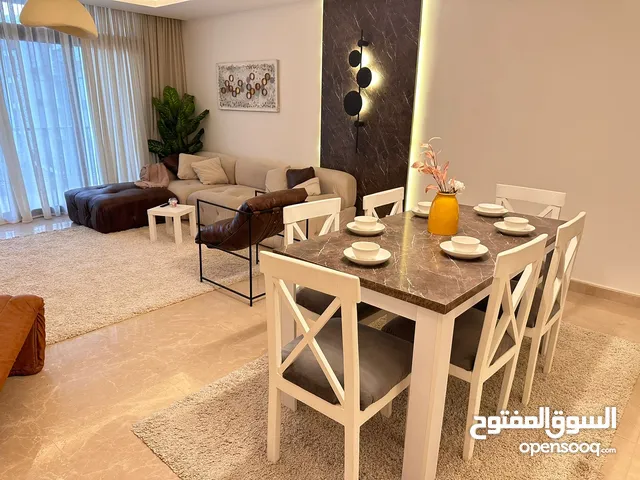 شقه للايجار المفروش بأقوى لوكيشن بكمبوند كايرو فيستيفال