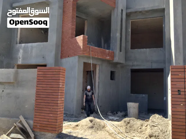 بيت للبيع في مجمع مدينه الرياحين السكني 200 متر طابقين التسليم قريب