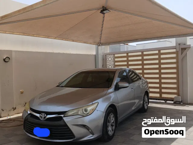 للبيع سياره تويوتا كامري