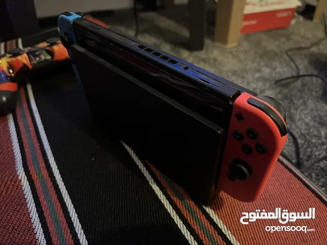 جهاز نينتيدو سوتش بحاله ممتازه للبيع بسبب التجديد استعمال شخصي معاه الشاحن الأصلي و وصلت hdmi