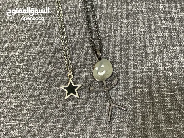 سلاسل بلون الأسود و الرصاصي