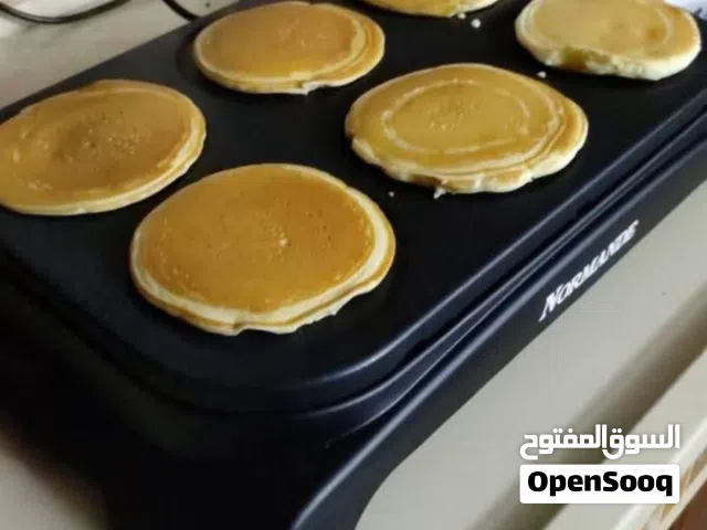 رمضان بدون قطايف؟ مستحييييل! خلي بيتك يفوح ريحة الذكريات والطراوة مع صانعة القطايف والبان كيك من