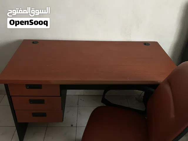 مكتب مع كرسي جلد جديد ، بيع مستعجل
