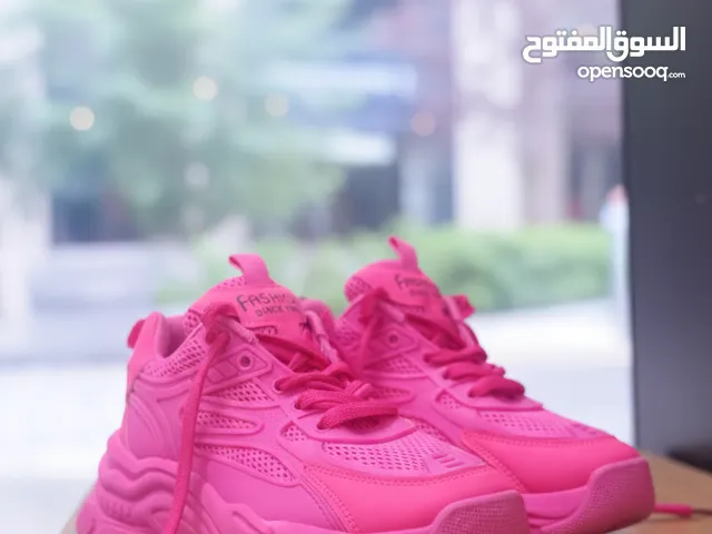 High-quality shoes size 39