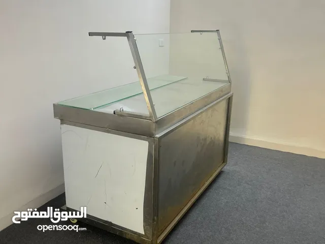 طاولة عرض للبيع لم تستخدم بعد