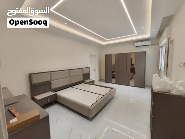 فني اتات فك وتركيب وصيانة الاثات بجميع انواعه غرف نوم أسرة دواليب مكاتب ومطابخ