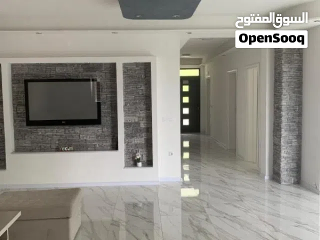 قاعة مفتوحة للإيجار على شارع الريان سنتر