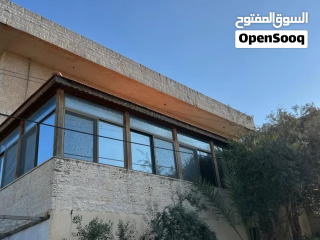 منزل مستقل مكون من طابقين وتسويه